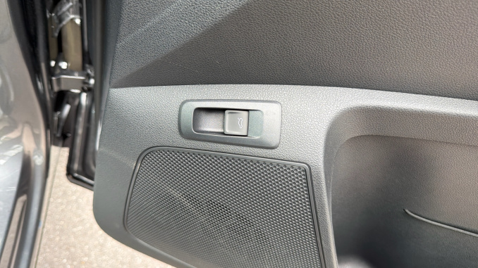 Skoda Karoq 1.5 TSI SE L Edition 5dr DSG Petrol Estate - Image 40